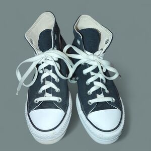 Converse Chuck Taylor‎ All Star high-top sneaker. Size 7
